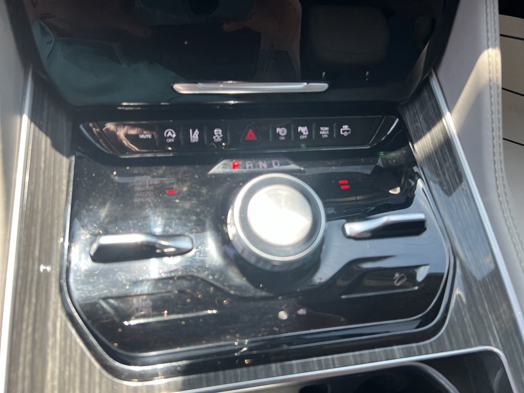 2022 Jeep Wagoneer Series III 4x4