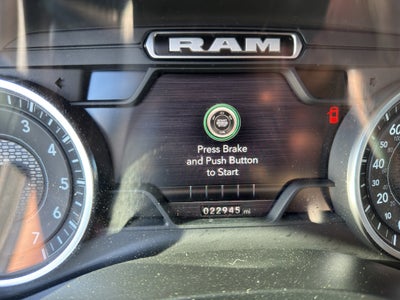2022 RAM 1500 Laramie Crew Cab 4x4 5'7' Box