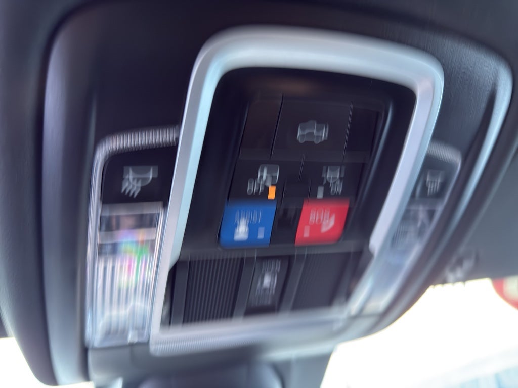 2023 RAM 1500 Laramie Crew Cab 4x4 5'7' Box