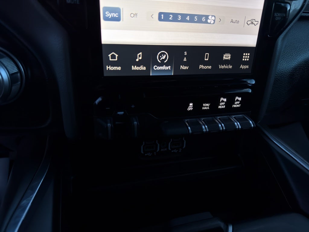 2023 RAM 1500 Laramie Crew Cab 4x4 5'7' Box