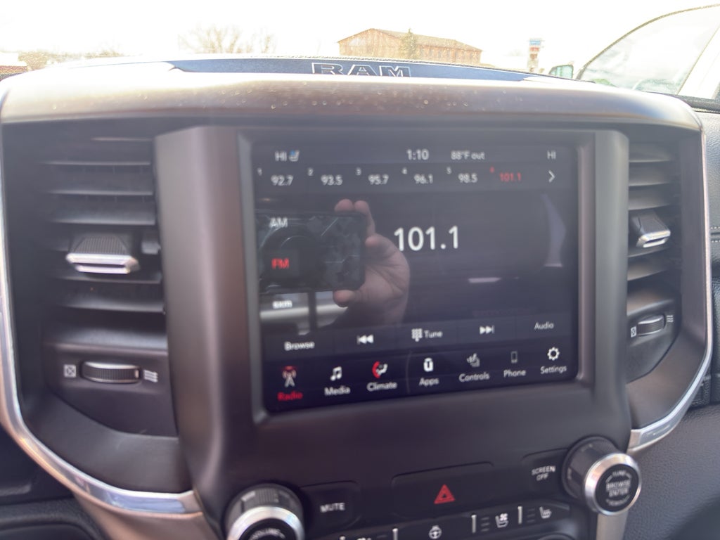 2021 RAM 1500 Laramie Crew Cab 4x4 6'4' Box