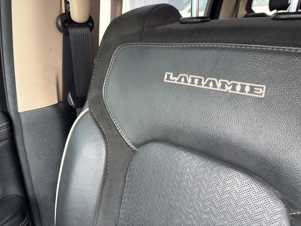 2019 RAM 1500 Laramie Crew Cab 4x4 6'4' Box