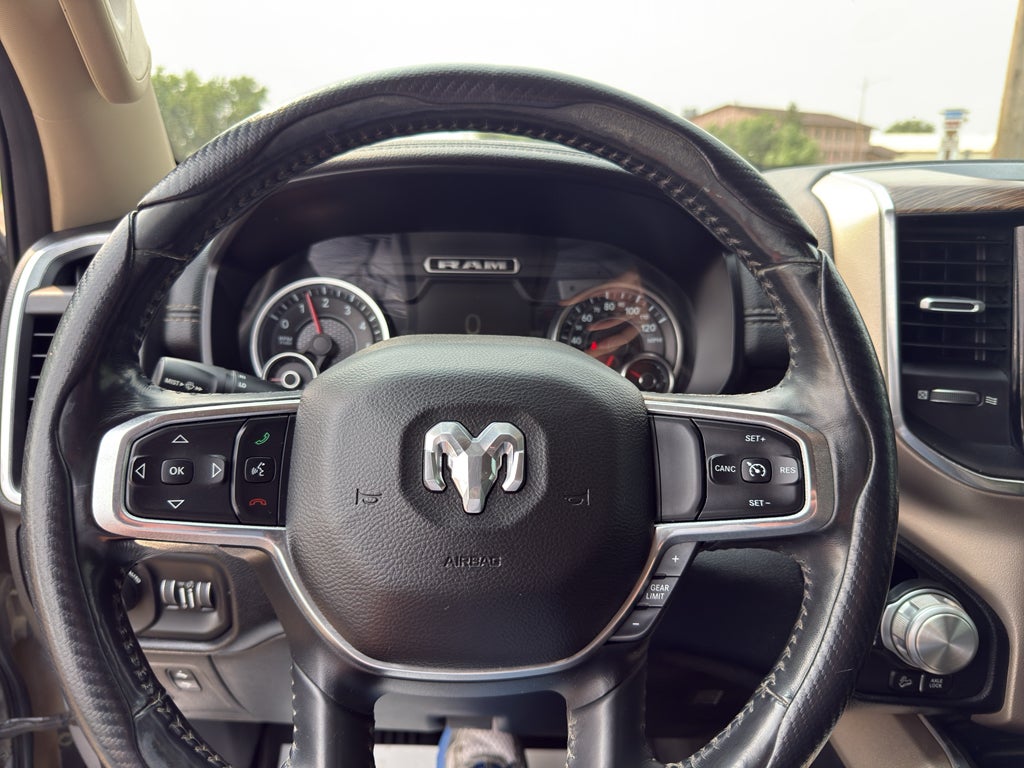 2019 RAM 1500 Laramie Crew Cab 4x4 6'4' Box