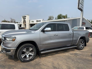 2019 RAM 1500 Laramie Crew Cab 4x4 6'4' Box