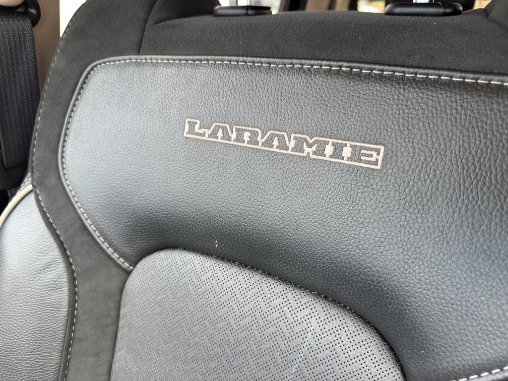 2019 RAM 1500 Laramie Crew Cab 4x4 6'4' Box