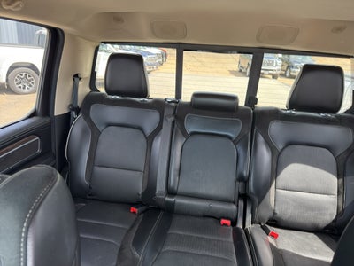 2019 RAM 1500 Laramie Crew Cab 4x4 6'4' Box